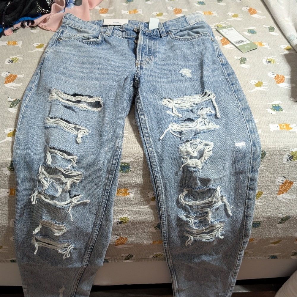 H&M Ripped Women's Jeans NWT